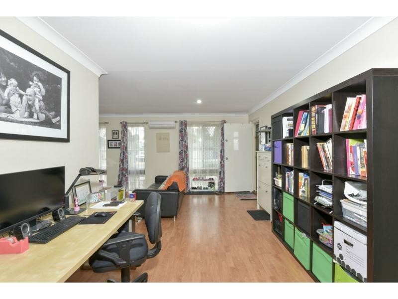 42 Ravenhill Road, Thornlie WA 6108