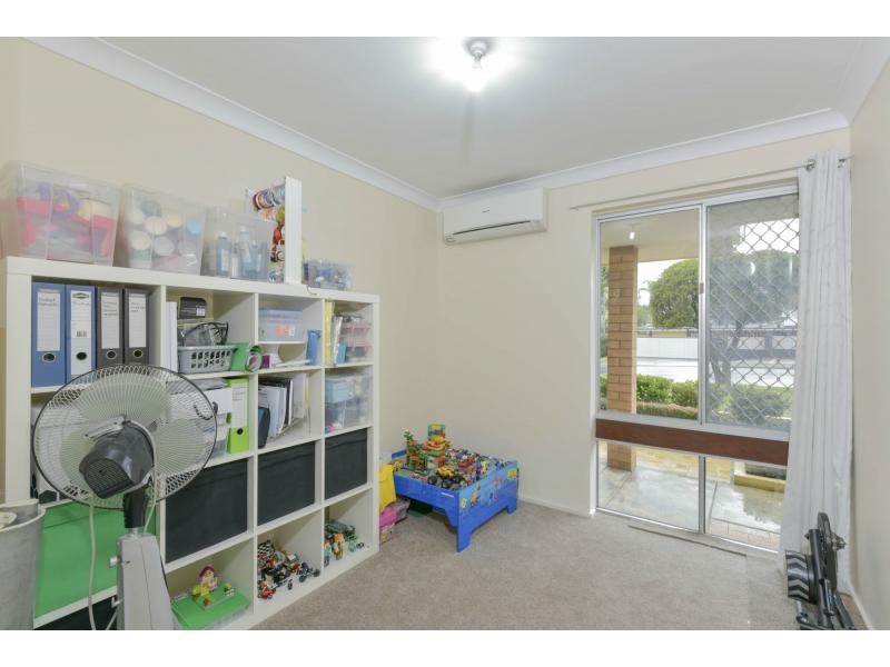 42 Ravenhill Road, Thornlie WA 6108
