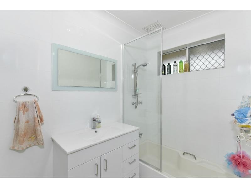 42 Ravenhill Road, Thornlie WA 6108