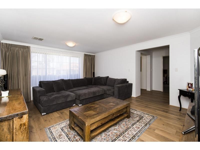 9 Cologne Gardens, Port Kennedy WA 6172