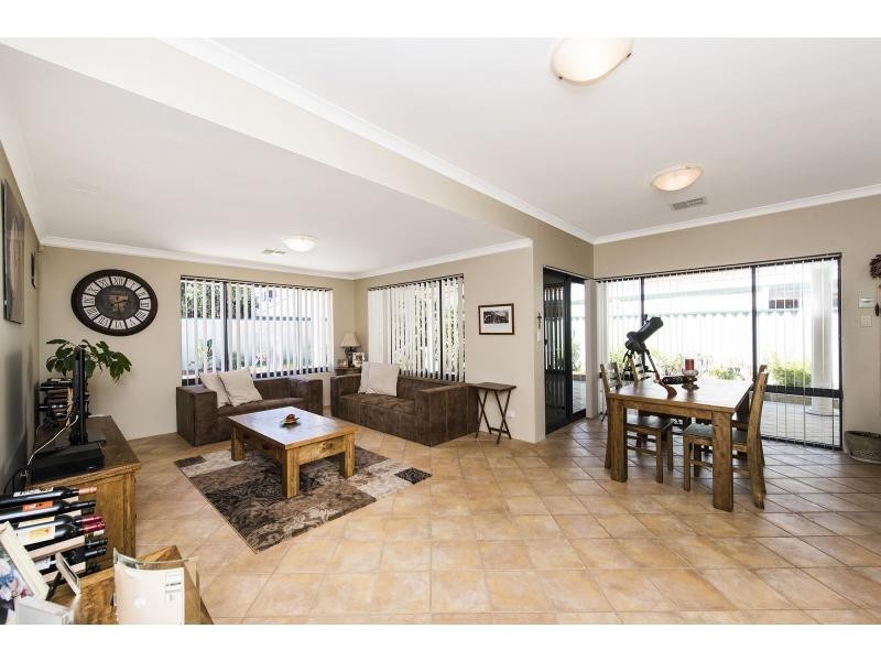 9 Cologne Gardens, Port Kennedy WA 6172