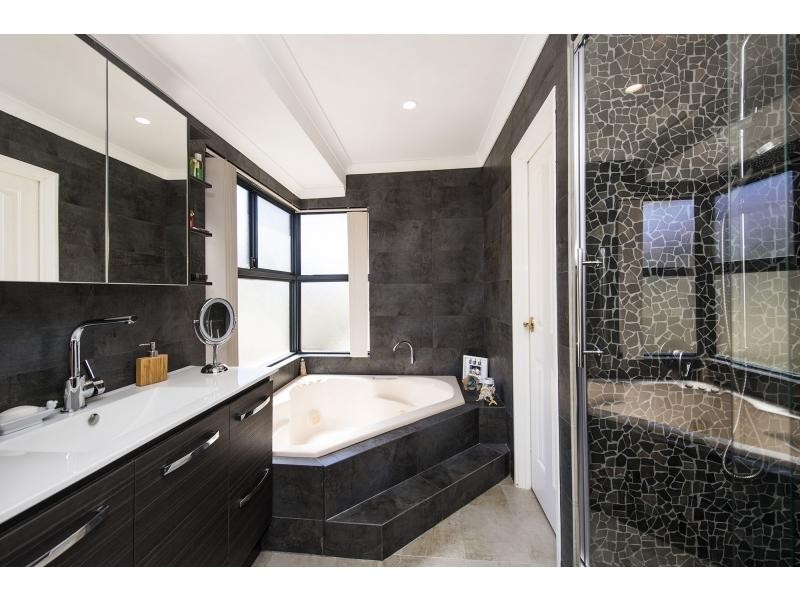 9 Cologne Gardens, Port Kennedy WA 6172