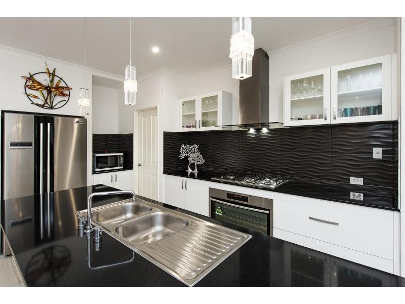 17 Fallow Street, Karnup WA 6176