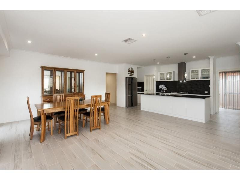 17 Fallow Street, Karnup WA 6176