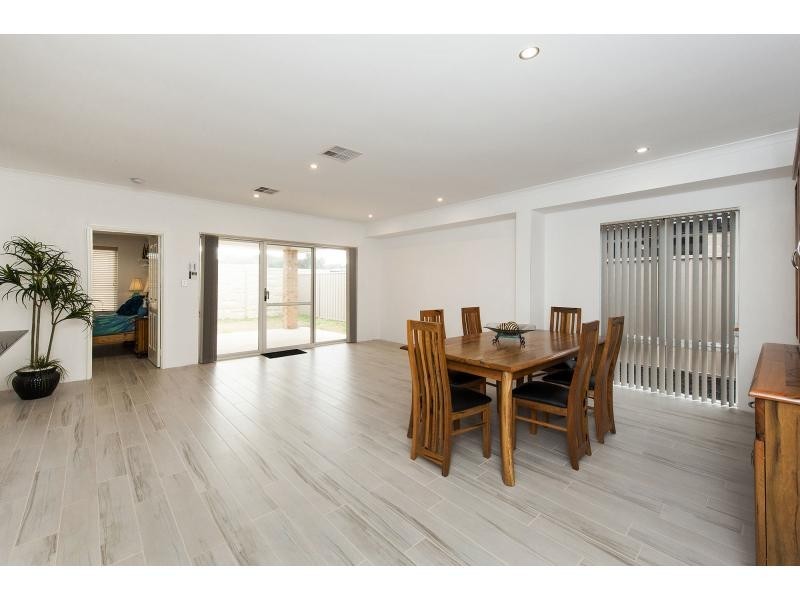 17 Fallow Street, Karnup WA 6176