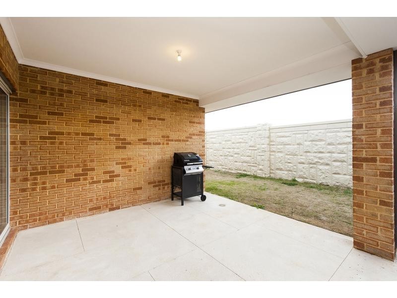 17 Fallow Street, Karnup WA 6176