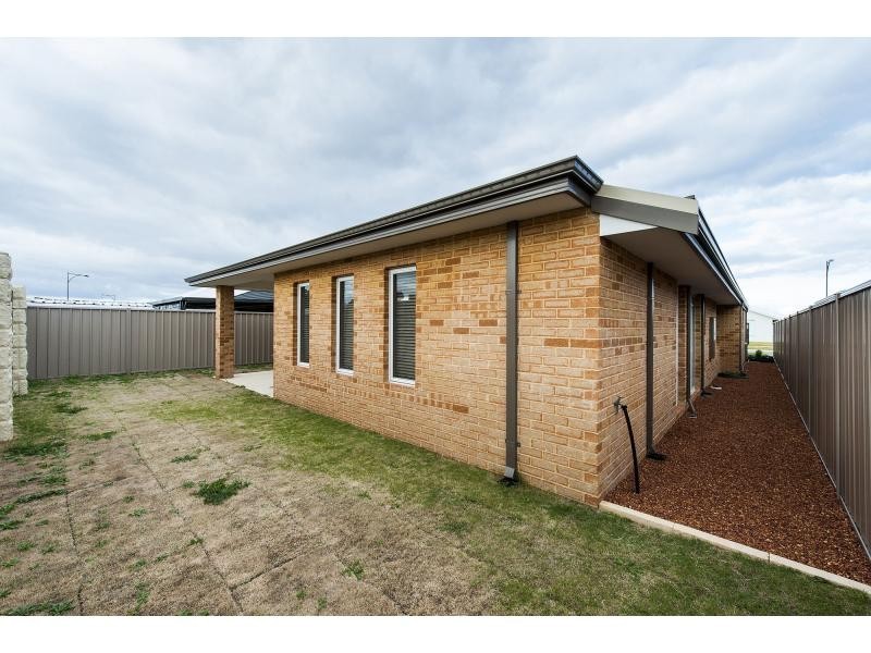 17 Fallow Street, Karnup WA 6176