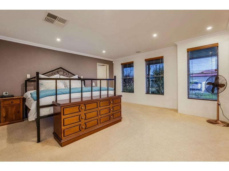 8 Emden Link, Port Kennedy WA 6172