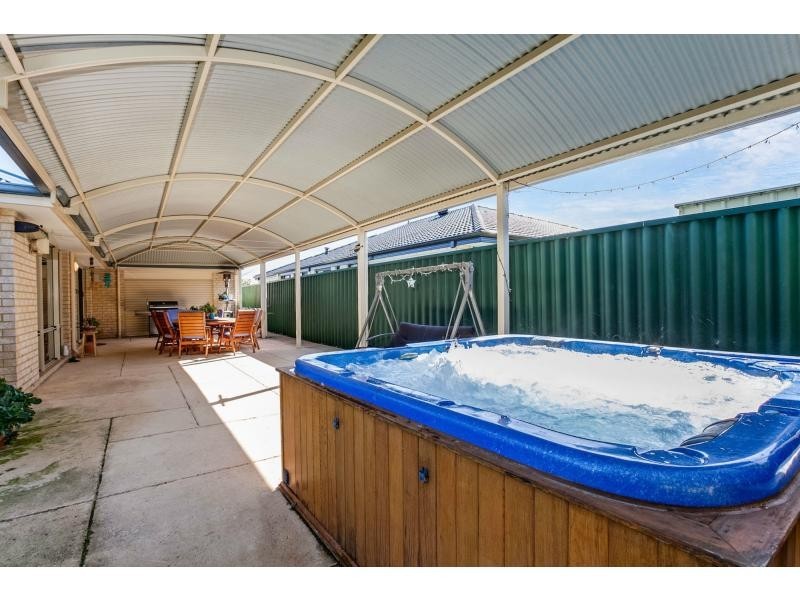 8 Emden Link, Port Kennedy WA 6172