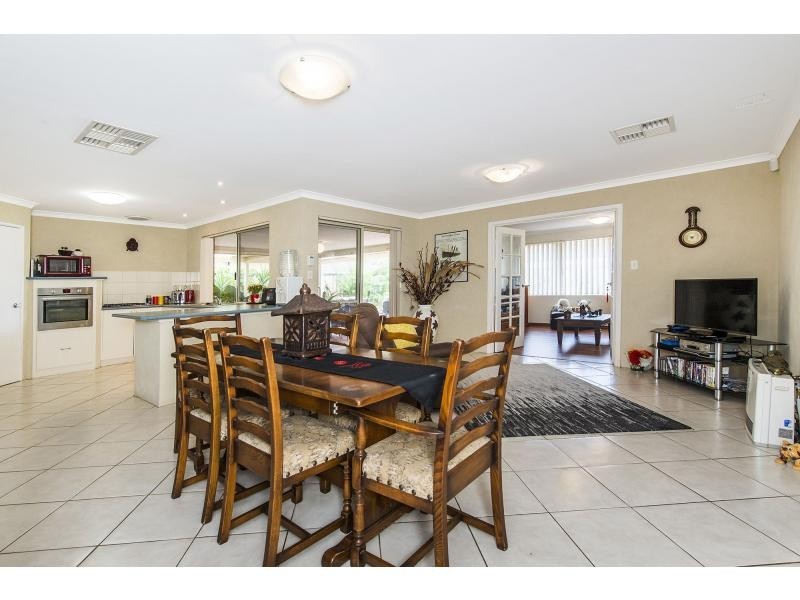 9 Freeling Road, Port Kennedy WA 6172