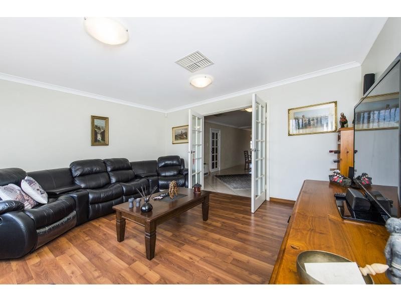 9 Freeling Road, Port Kennedy WA 6172