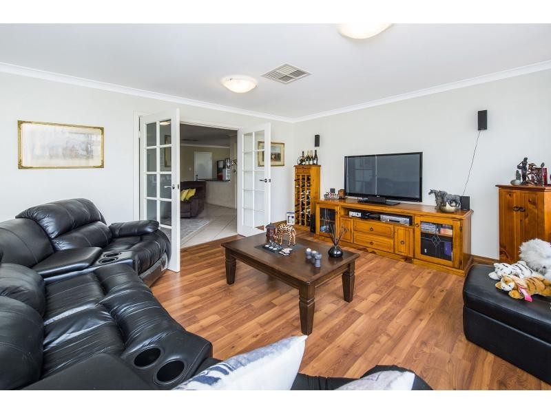 9 Freeling Road, Port Kennedy WA 6172