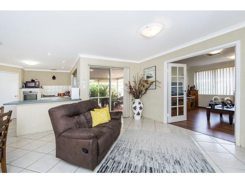 9 Freeling Road, Port Kennedy WA 6172