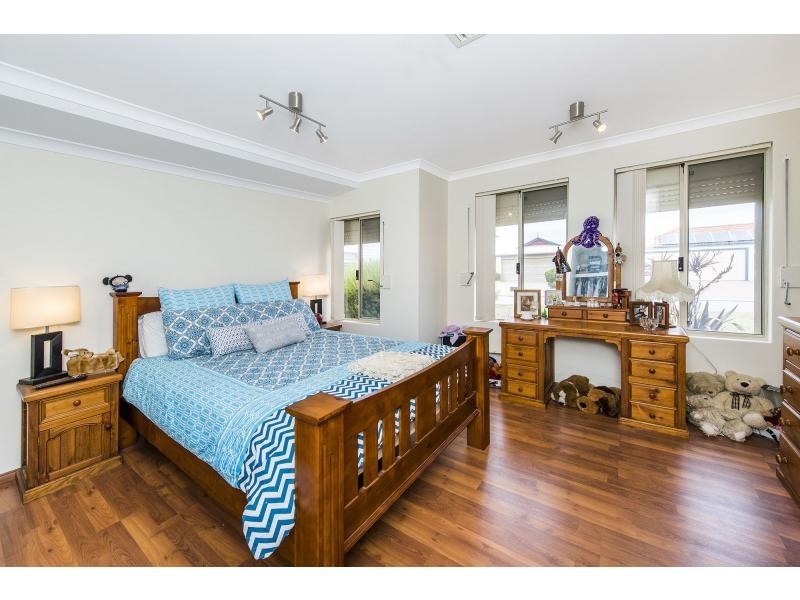 9 Freeling Road, Port Kennedy WA 6172