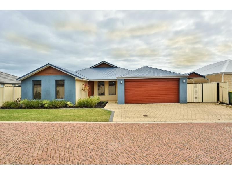8 Calder Nook, Lakelands WA 6180