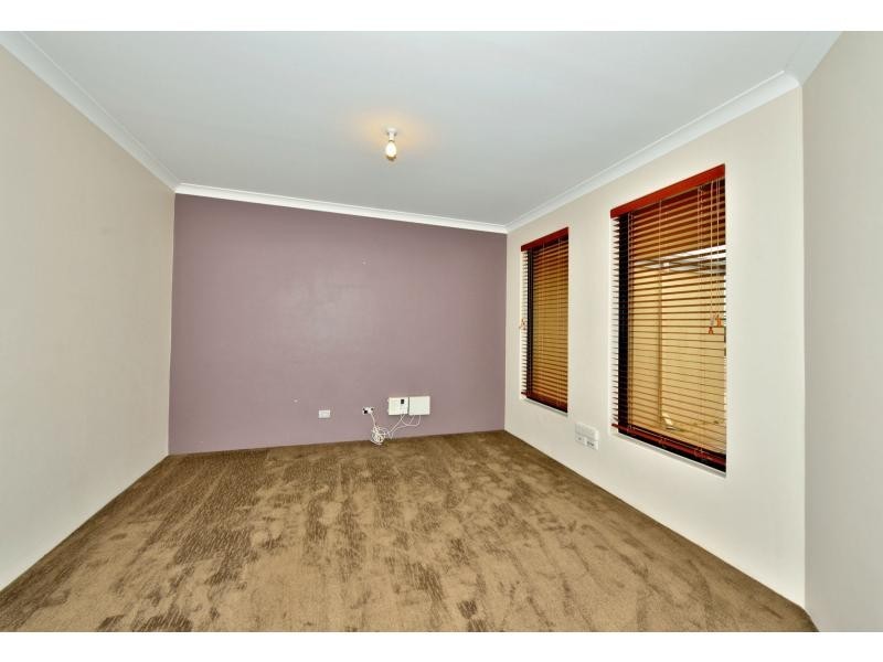 8 Calder Nook, Lakelands WA 6180