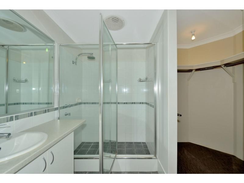 8 Calder Nook, Lakelands WA 6180