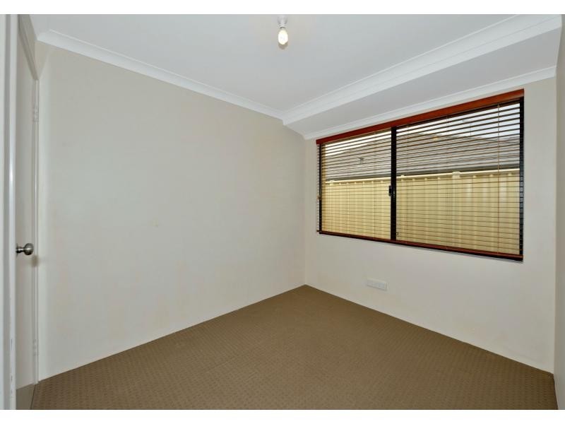 8 Calder Nook, Lakelands WA 6180