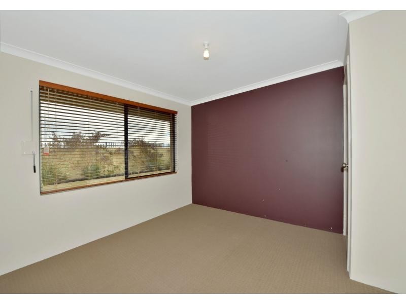 8 Calder Nook, Lakelands WA 6180