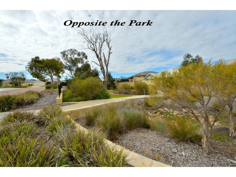 8 Calder Nook, Lakelands WA 6180