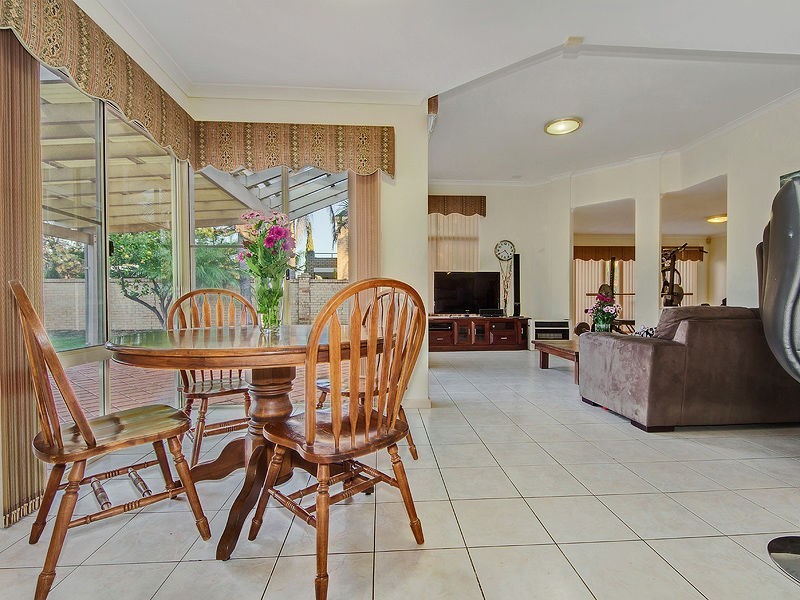 39 Carlow Circle, Waterford WA 6152