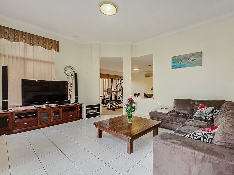 39 Carlow Circle, Waterford WA 6152