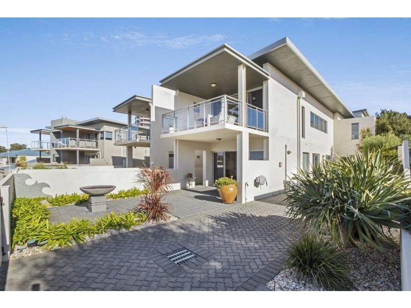 1/23 Oversby Street, Halls Head WA 6210