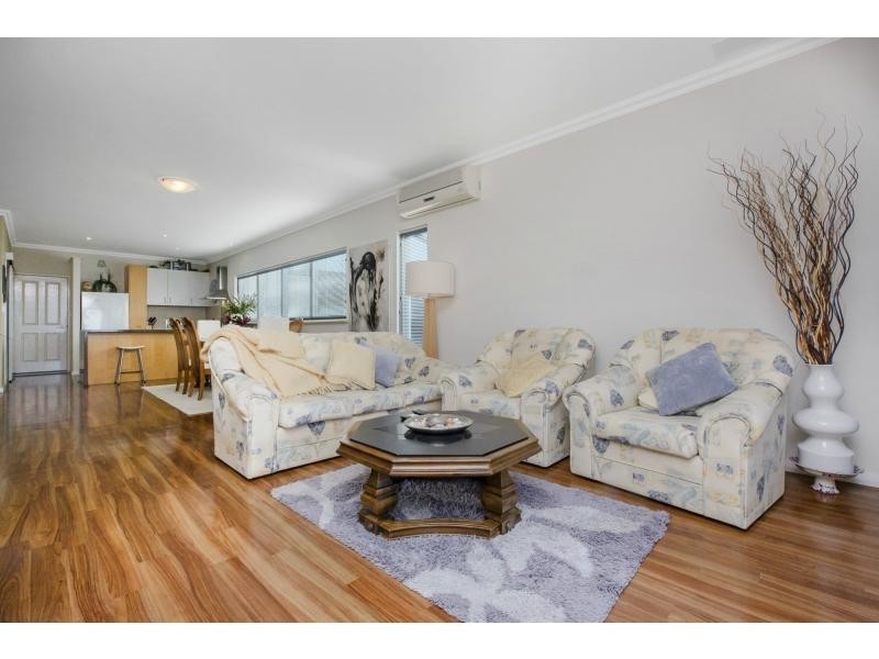 1/23 Oversby Street, Halls Head WA 6210