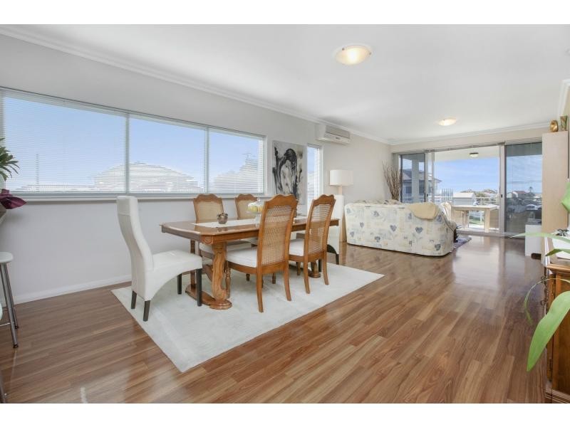 1/23 Oversby Street, Halls Head WA 6210