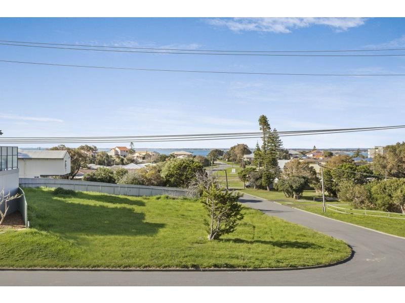1/23 Oversby Street, Halls Head WA 6210