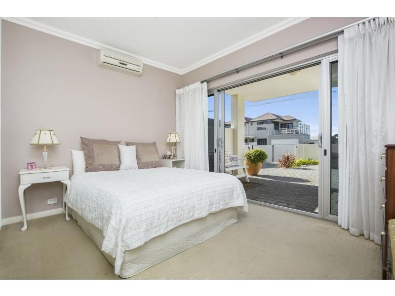 1/23 Oversby Street, Halls Head WA 6210