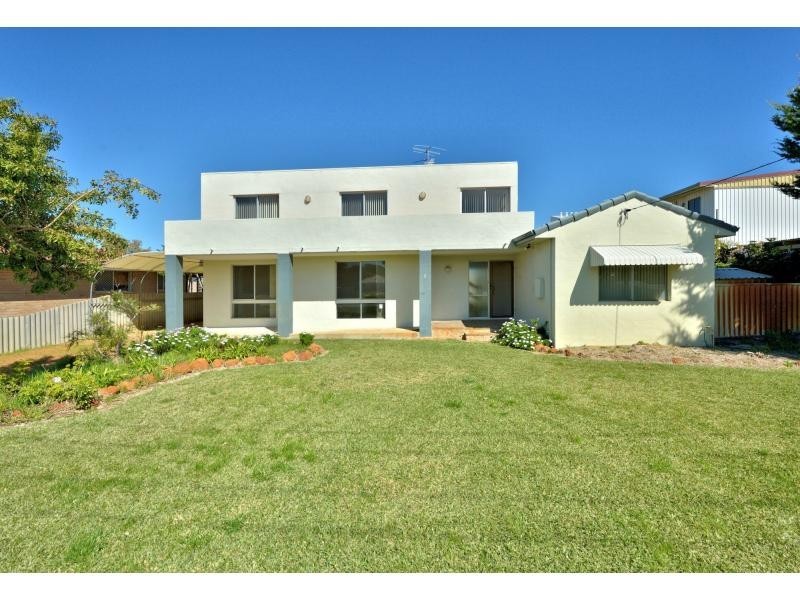 2 Clyde Place, Mandurah WA 6210