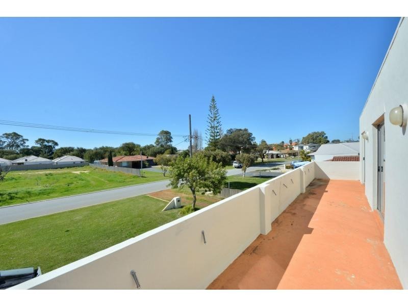 2 Clyde Place, Mandurah WA 6210