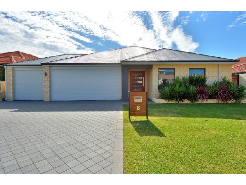 8 Possum Drive, Wannanup WA 6210