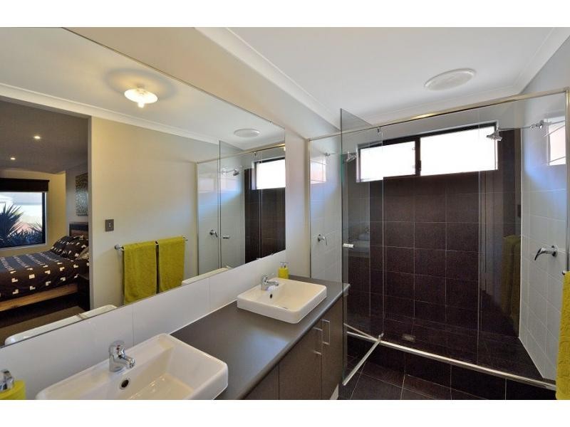 8 Possum Drive, Wannanup WA 6210