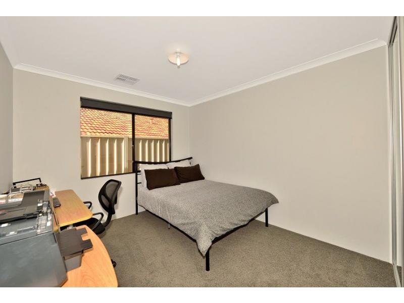 8 Possum Drive, Wannanup WA 6210