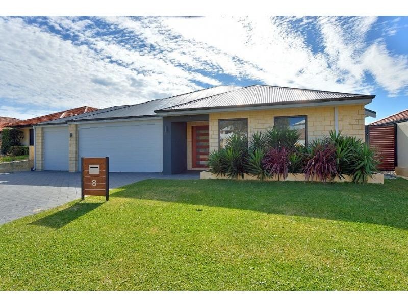 8 Possum Drive, Wannanup WA 6210