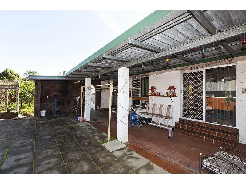 5 Newenden Street, Maddington WA 6109