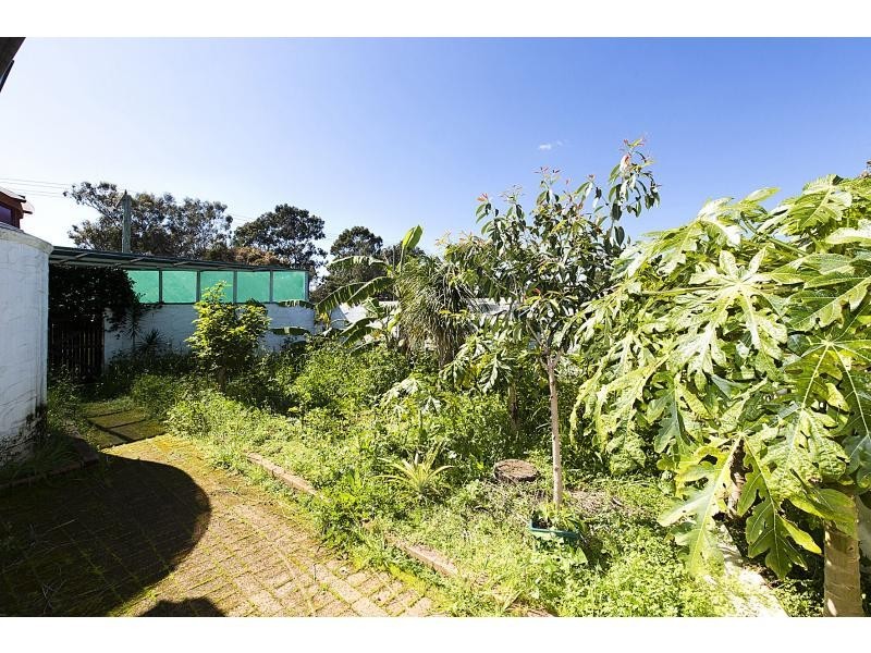 5 Newenden Street, Maddington WA 6109