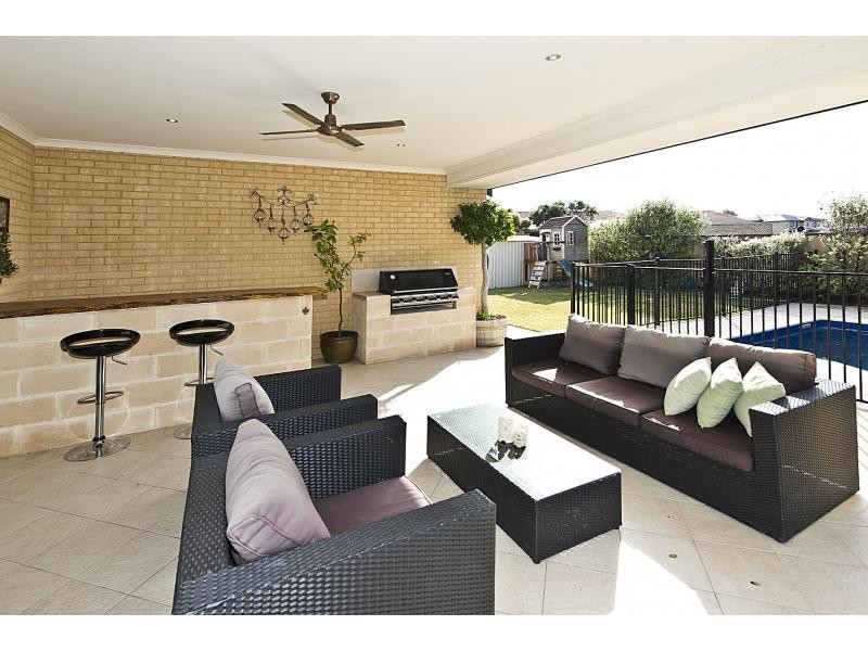 22 Cote D’Azur Gardens, Port Kennedy WA 6172