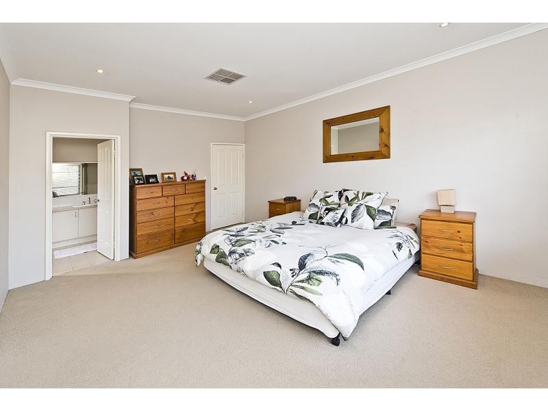 22 Cote D’Azur Gardens, Port Kennedy WA 6172