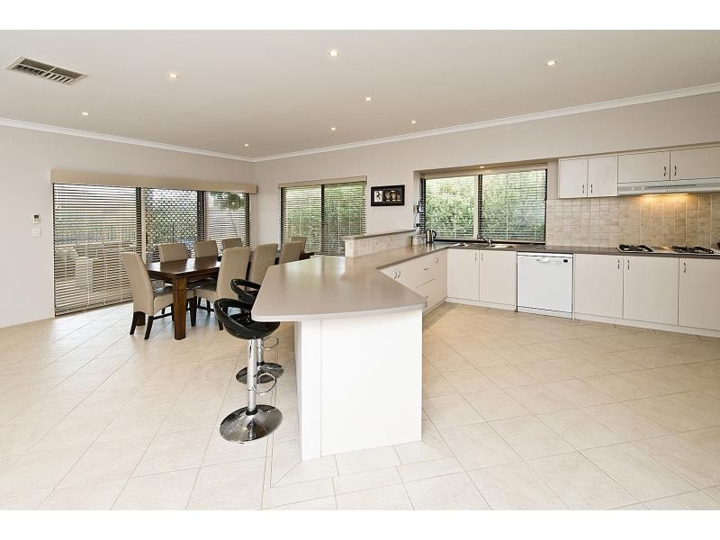 22 Cote D’Azur Gardens, Port Kennedy WA 6172
