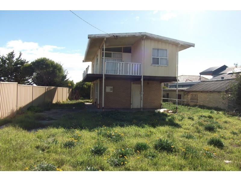 4 Michael Road, Waikiki WA 6169