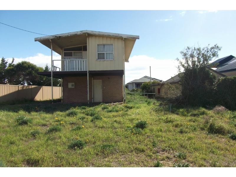 4 Michael Road, Waikiki WA 6169