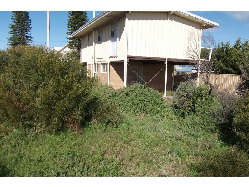 4 Michael Road, Waikiki WA 6169