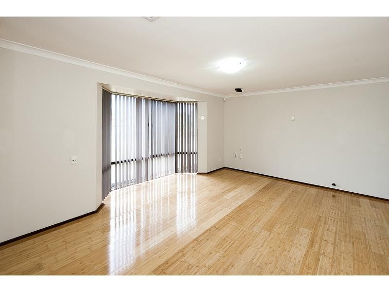 12 Pinedale Way, Safety Bay WA 6169