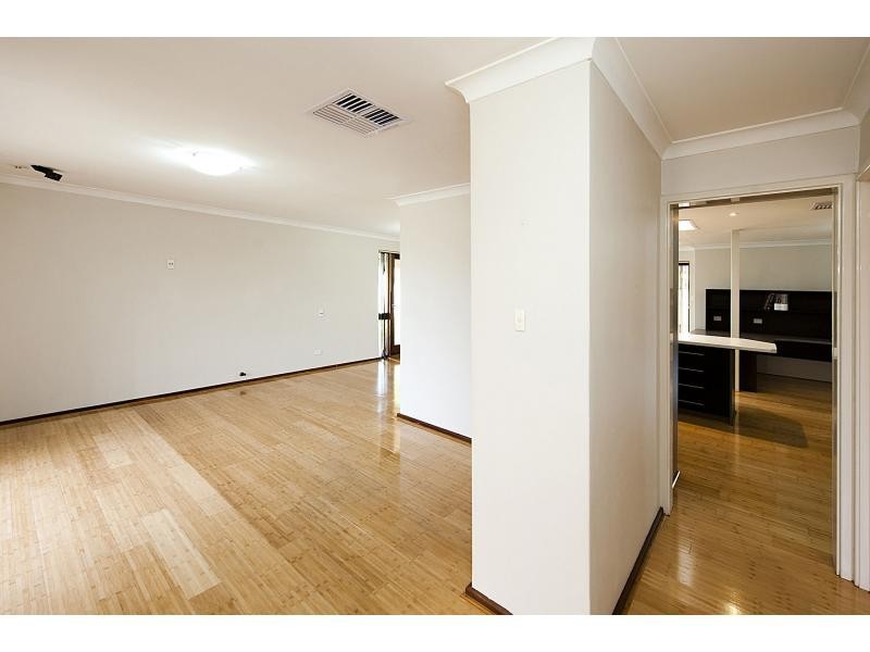 12 Pinedale Way, Safety Bay WA 6169