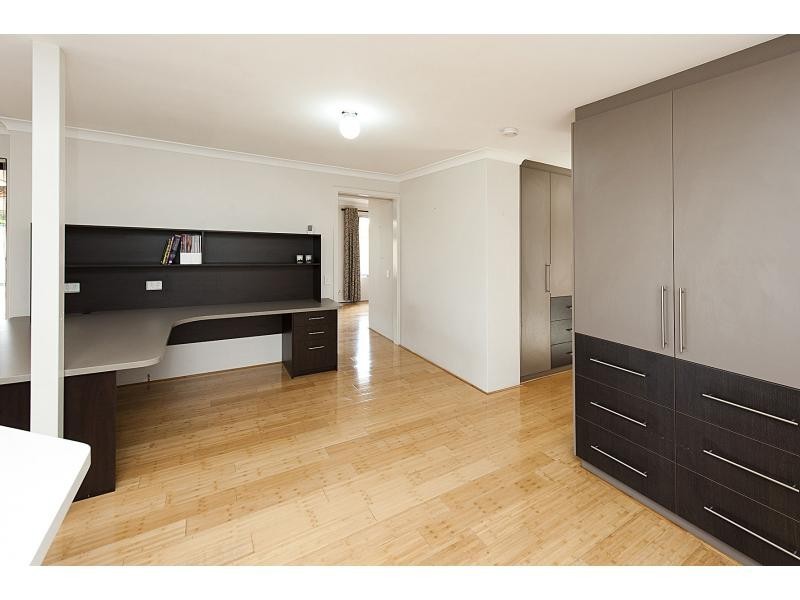 12 Pinedale Way, Safety Bay WA 6169