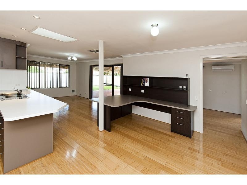 12 Pinedale Way, Safety Bay WA 6169