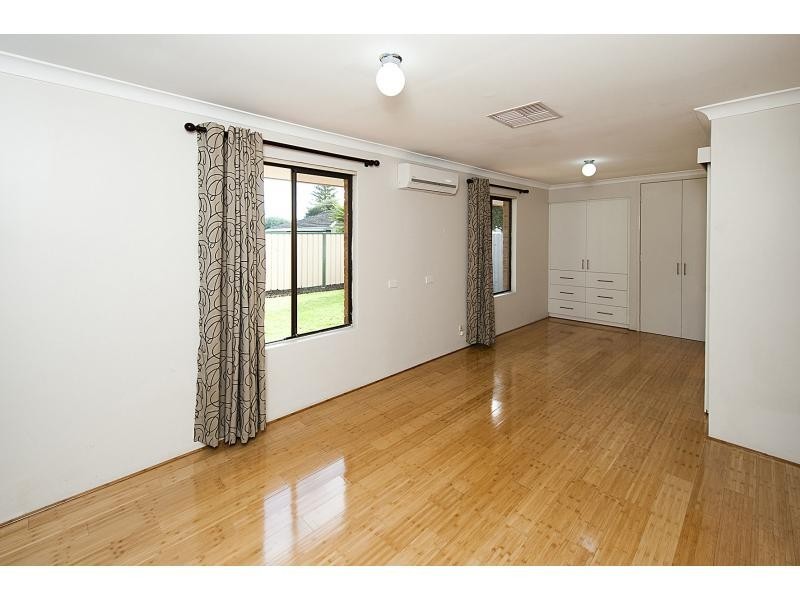 12 Pinedale Way, Safety Bay WA 6169